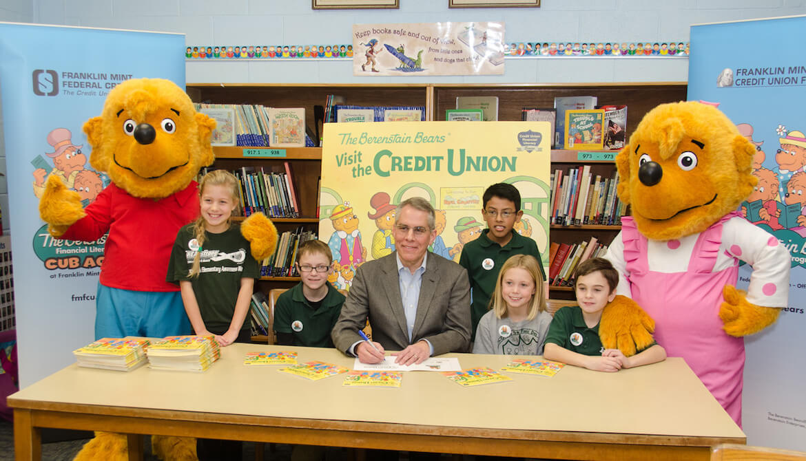 Photo of Brother and Sister Bear with Mike Berenstain and local kids