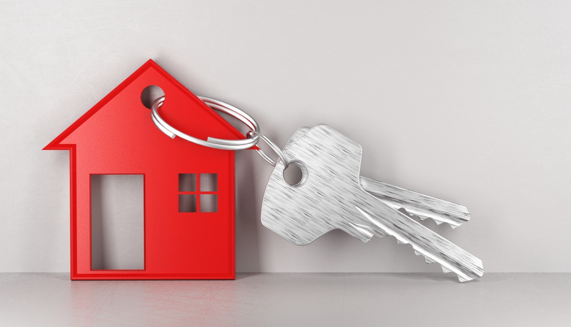red house key ring with silver keys
