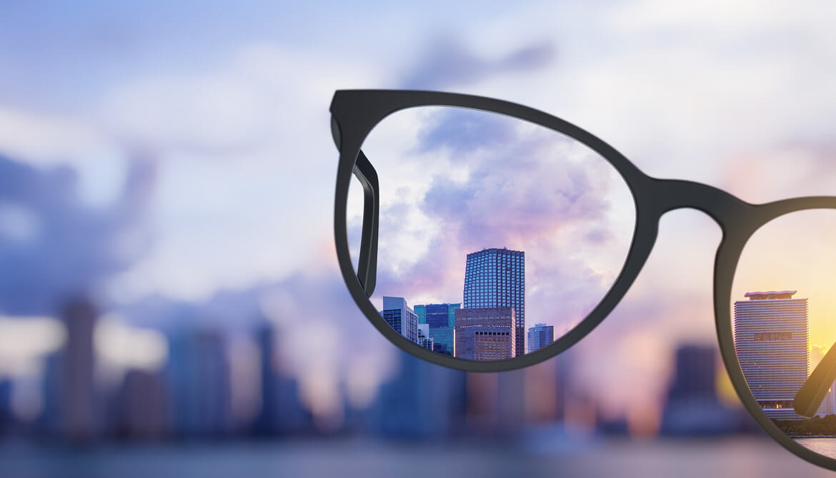 eyeglasses sharpen view of city